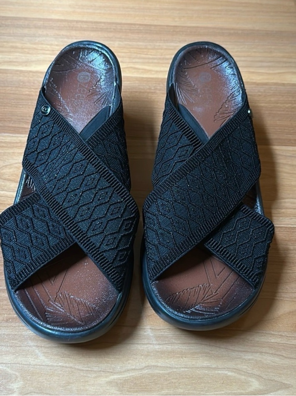 Bzees Criss-Cross Black Wedges | 10W